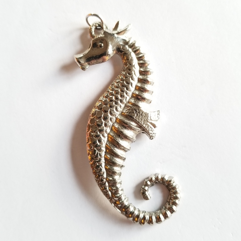 Sea horse pendant silver tone metal seahorse ocean coastal beach